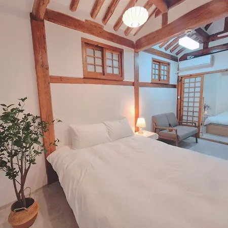 Hanok Entire House, Bukchon Hanok Village