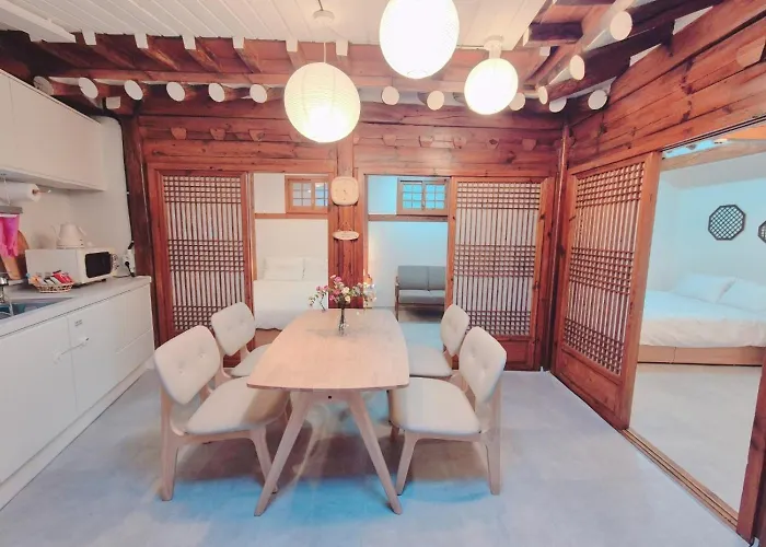 Hanok Entire House, Bukchon Hanok Village * Сеул