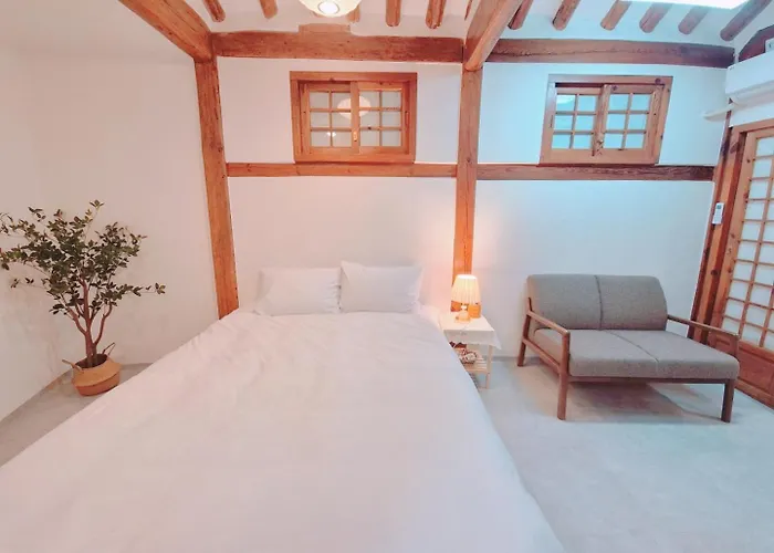 Апартаменты Hanok Entire House, Bukchon Hanok Village *