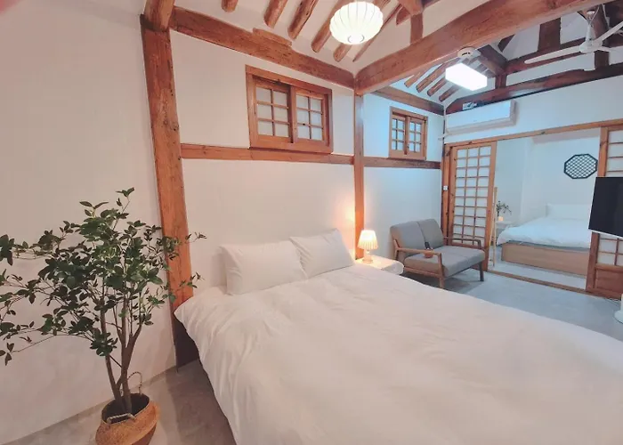 Hanok Entire House, Bukchon Hanok Village Апартаменты Сеул