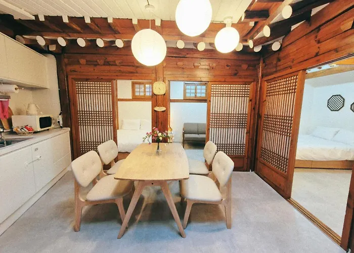Hanok Entire House, Bukchon Hanok Village *