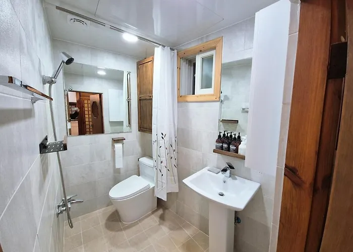 Апартаменты Hanok Entire House, Bukchon Hanok Village