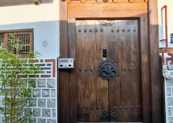Hanok Entire House, Bukchon Hanok Village Сеул