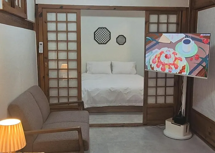 Hanok Entire House, Bukchon Hanok Village Апартаменты *