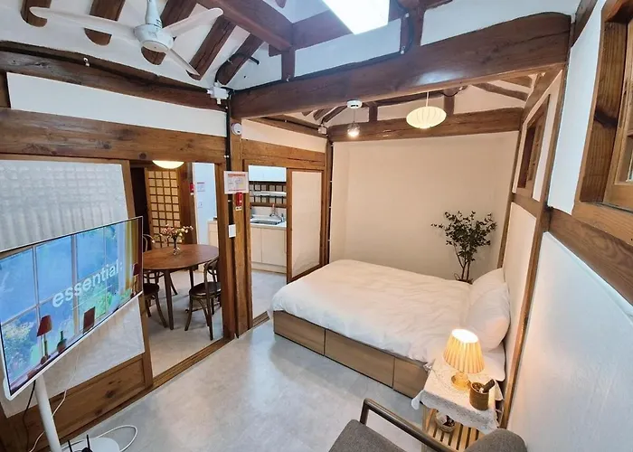 Hanok Entire House, Bukchon Hanok Village