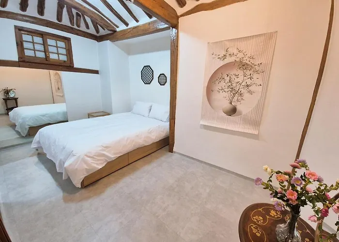 Апартаменты Hanok Entire House, Bukchon Hanok Village