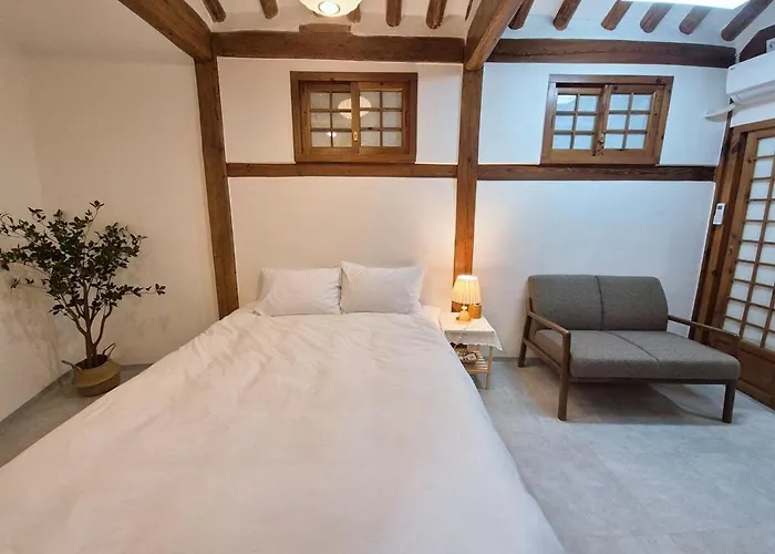 Апартаменты Hanok Entire House, Bukchon Hanok Village Сеул