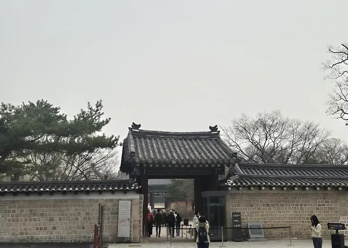 Апартаменты Hanok Entire House, Bukchon Hanok Village